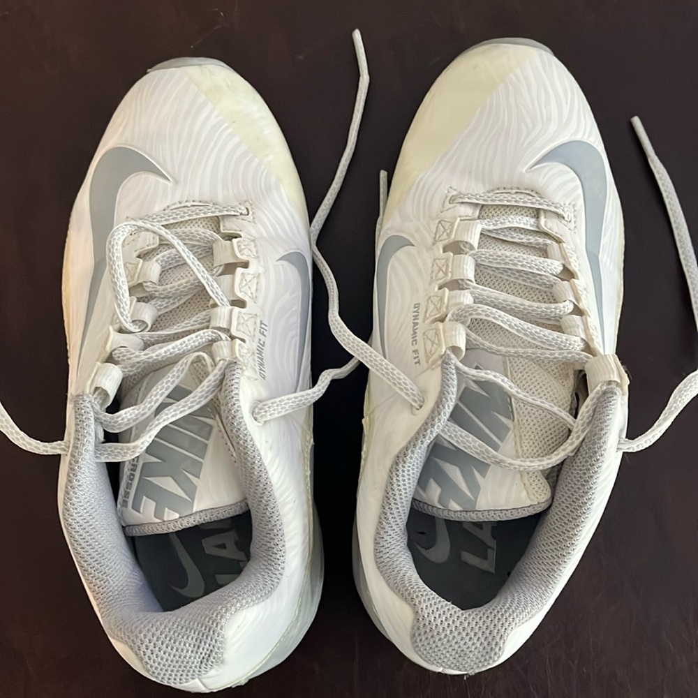 Women’s Lacrosse Nike Air White Turf shoes, Size 5